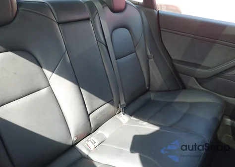 2021 Tesla Model 3 Long Range Dual Motor All-Wheel Drive z USA, uszkodzony, nr VIN 5YJ3E1EB2MF872377